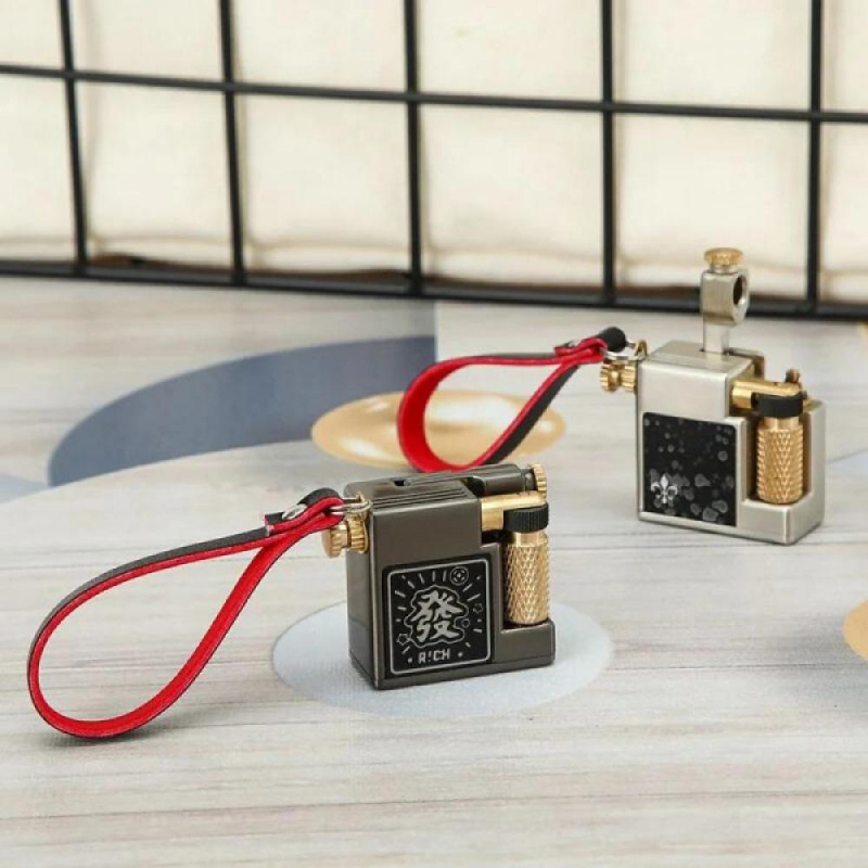 Isqueiro Vintage de Metal com  - Vintage Collectible Lighters avaliação e preço