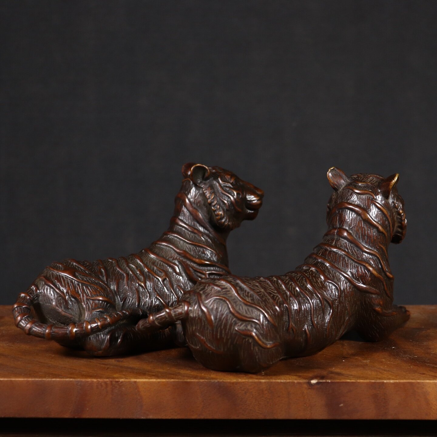 Estátua de Tigre de Cobre Vint - Vintage Collectibles Store avaliação e preço