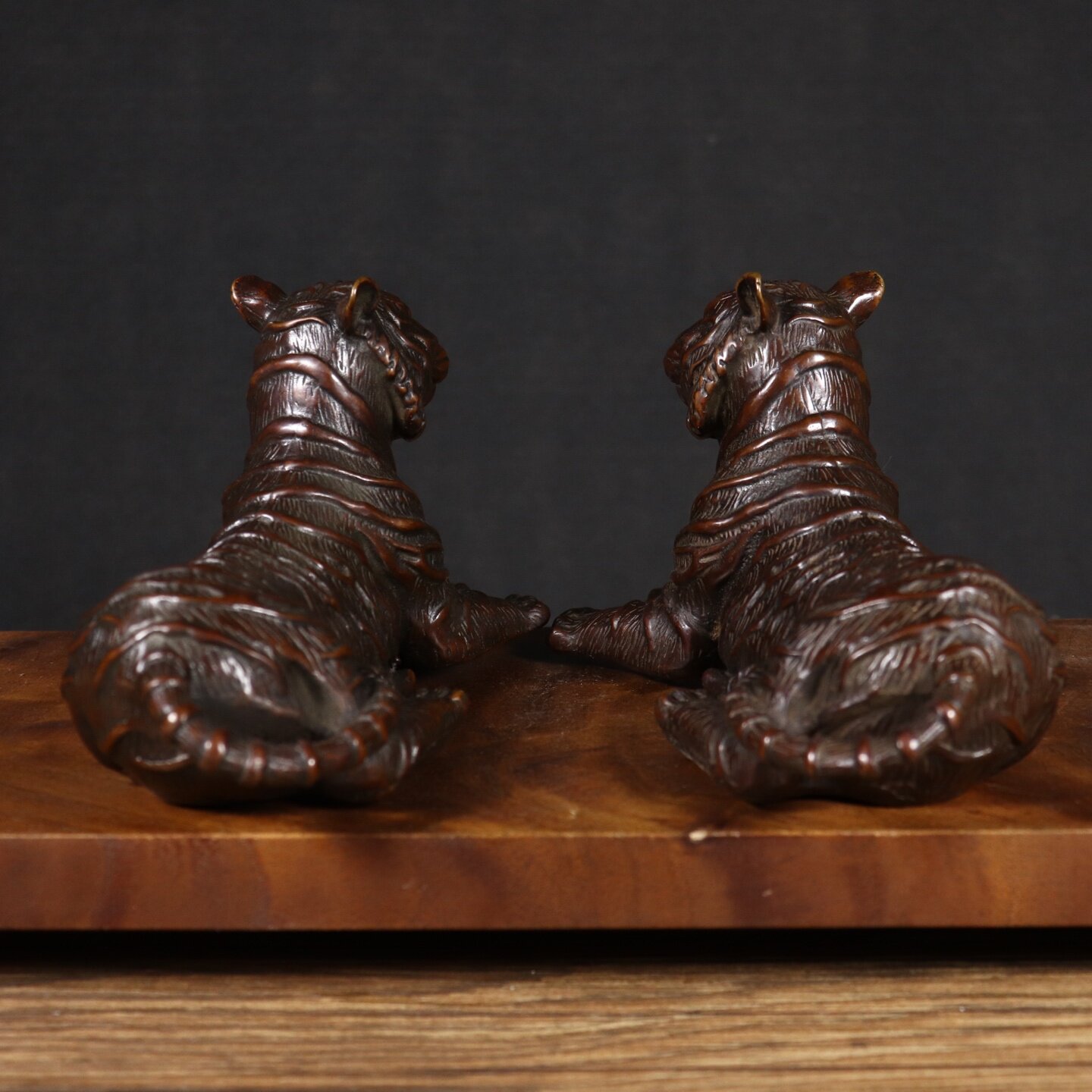 Estátua de Tigre de Cobre Vint - Vintage Collectibles Store avaliação e preço